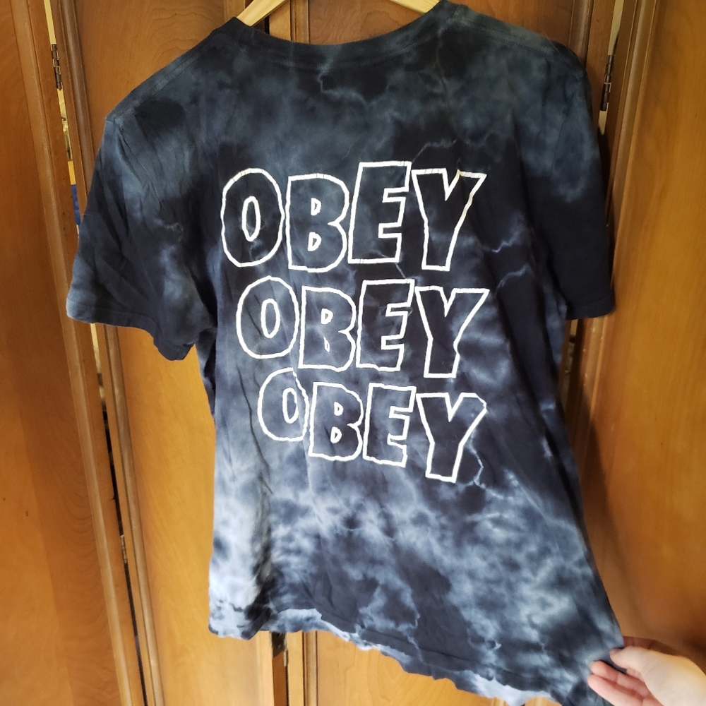 Obey T-shirt